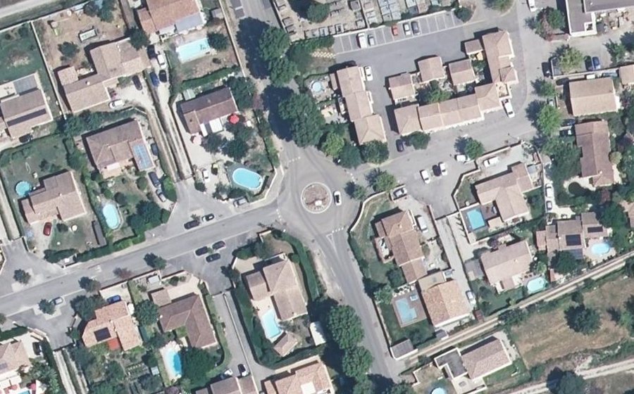Vue aérienne du Rond-point anonyme n°27506687