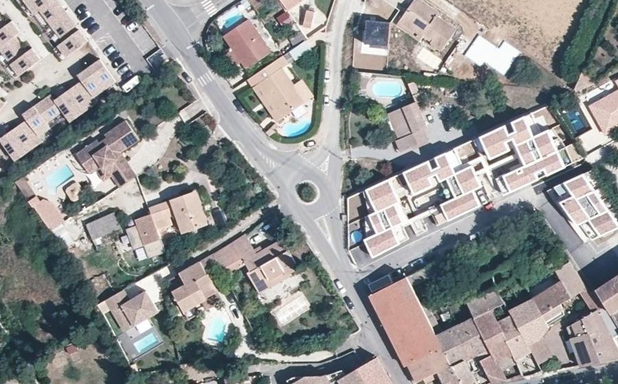 Vue aérienne du Rond-point anonyme n°27508013
