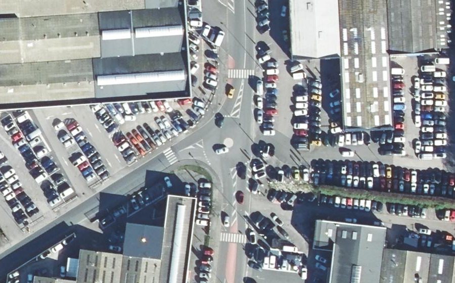 Vue aérienne du Rond-point anonyme n°27520396