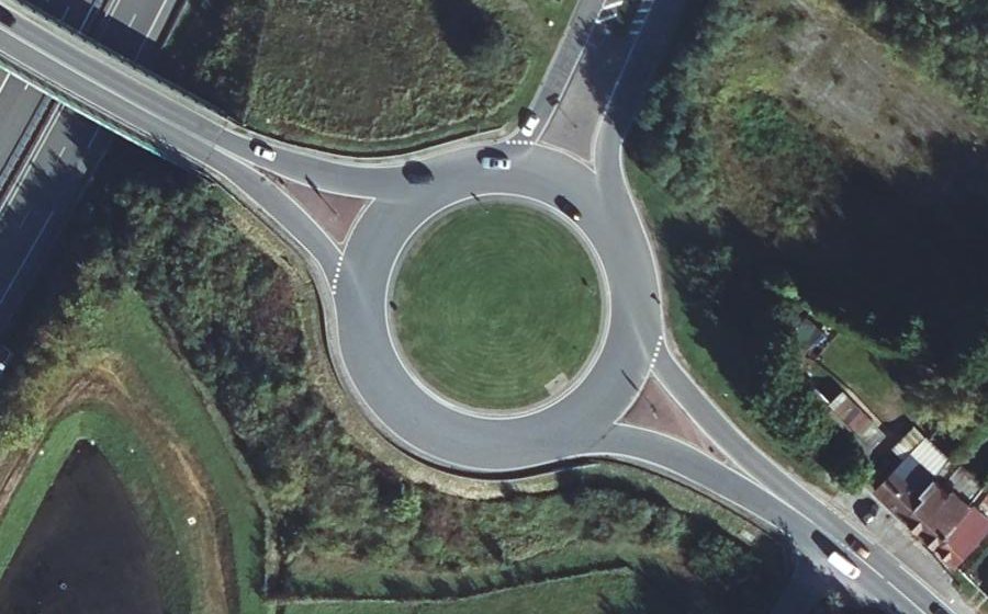 Vue aérienne du Rond-point anonyme n°27521537