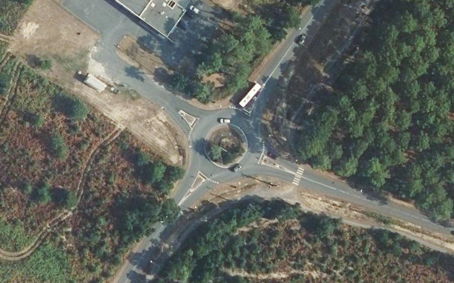 Vue aérienne du Rond-point anonyme n°275257258