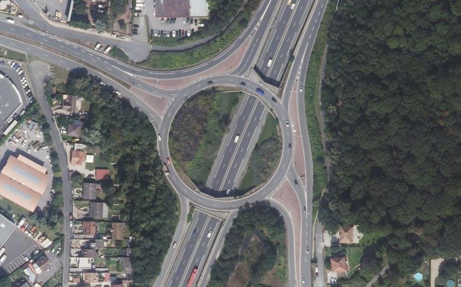 Vue aérienne du Rond-point anonyme n°27538999