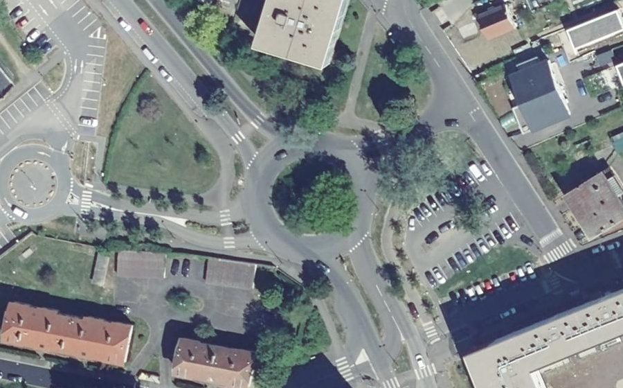 Vue aérienne du Rond-point anonyme n°27542132