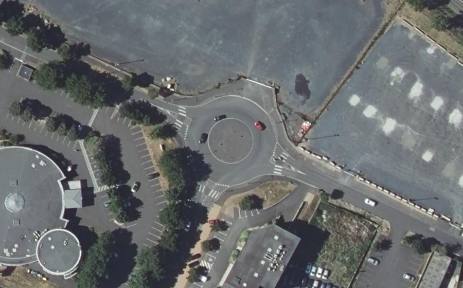 Vue aérienne du Rond-point anonyme n°27577220
