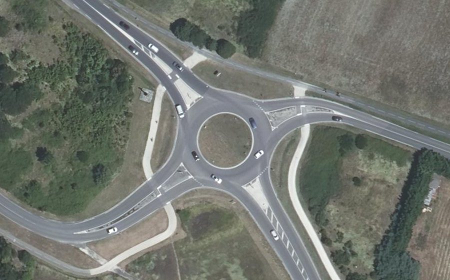 Vue aérienne du Rond-point anonyme n°27577255