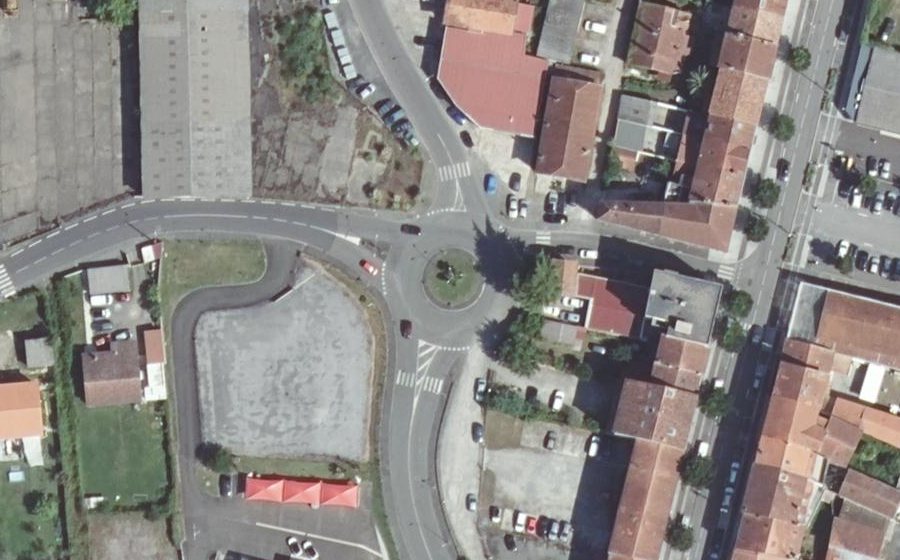 Vue aérienne du Rond-point anonyme n°27579506