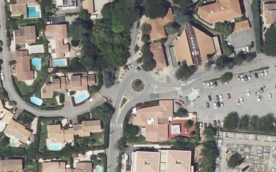 Vue aérienne du Rond-point anonyme n°27582200