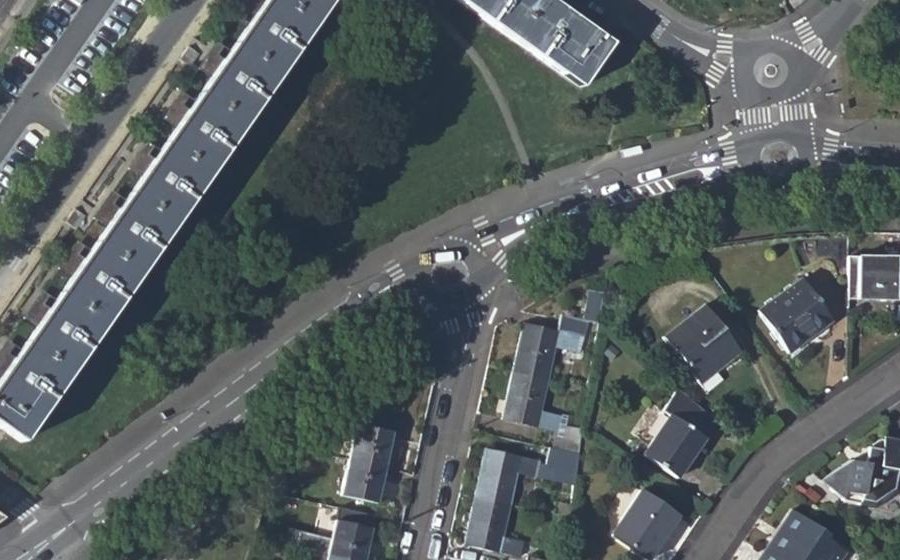 Vue aérienne du Rond-point anonyme n°27589158