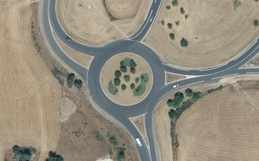 Vue aérienne du Rond-point anonyme n°27589334