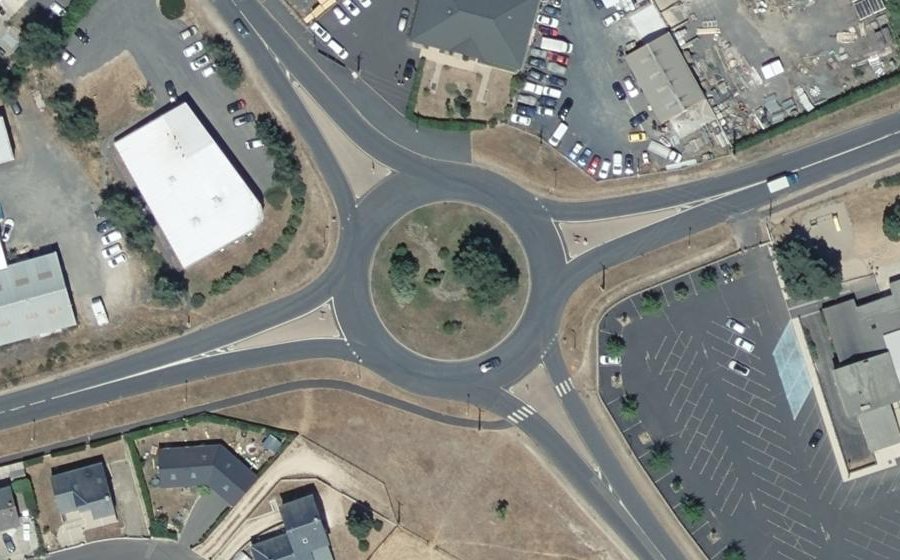 Vue aérienne du Rond-point anonyme n°27589365