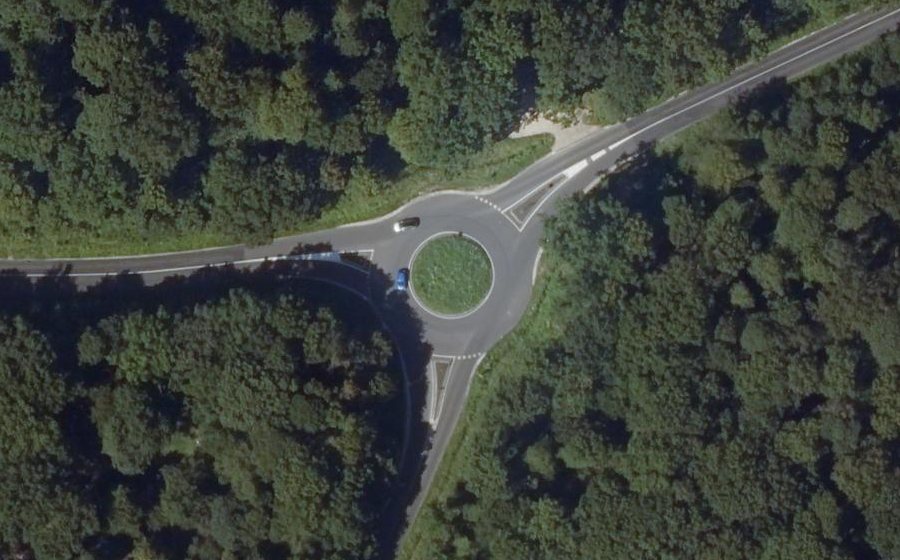 Vue aérienne du Rond-point anonyme n°27600531