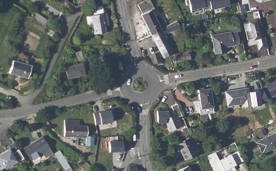 Vue aérienne du Rond-point anonyme n°27603871