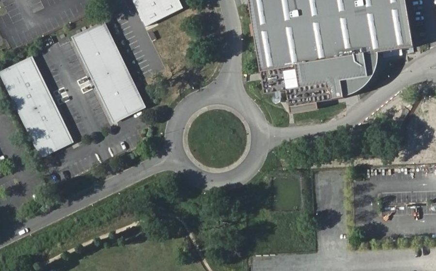Vue aérienne du Rond-point anonyme n°27604307