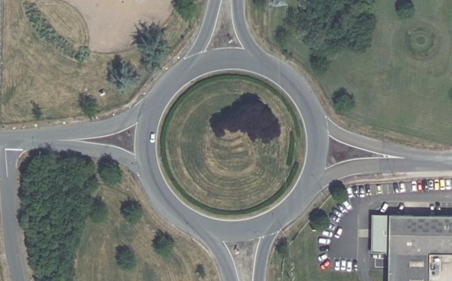 Vue aérienne du Rond-point anonyme n°27621662