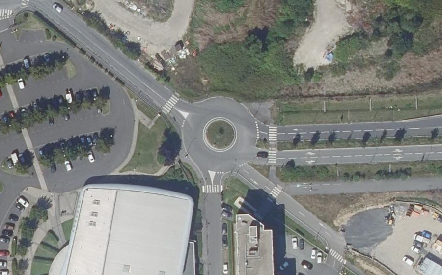 Vue aérienne du Rond-point anonyme n°27652486