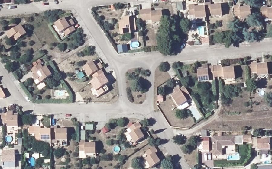 Vue aérienne du Rond-point anonyme n°276542804