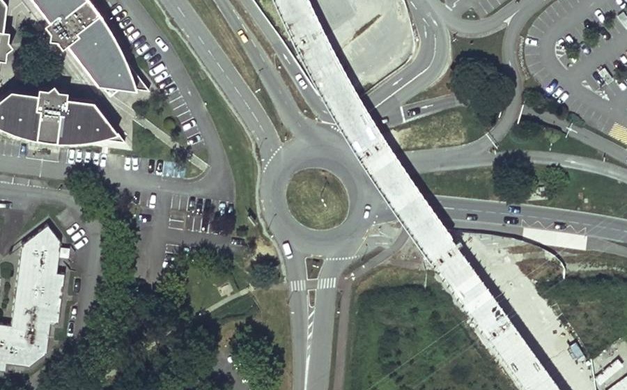 Vue aérienne du Rond-point anonyme n°27656365