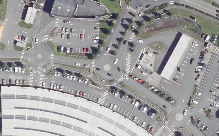 Vue aérienne du Rond-point anonyme n°276735244