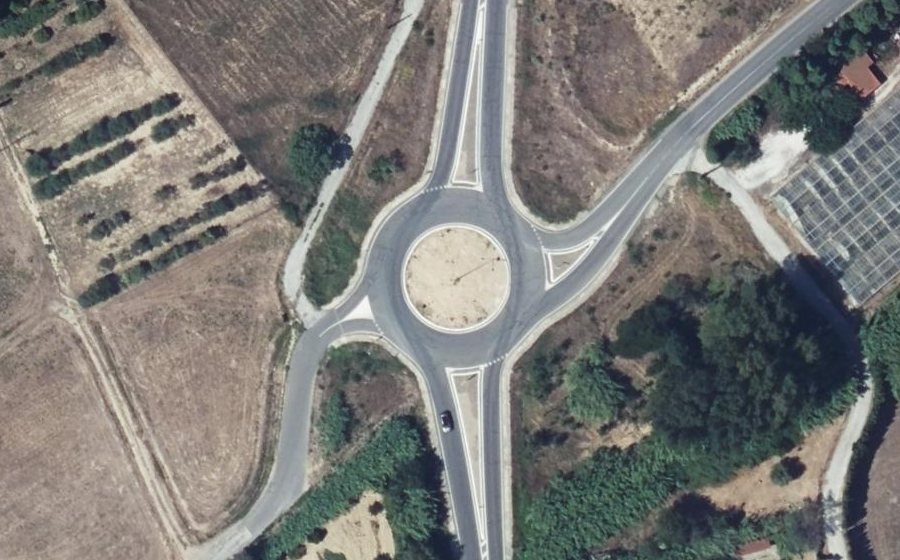 Vue aérienne du Rond-point anonyme n°27683207