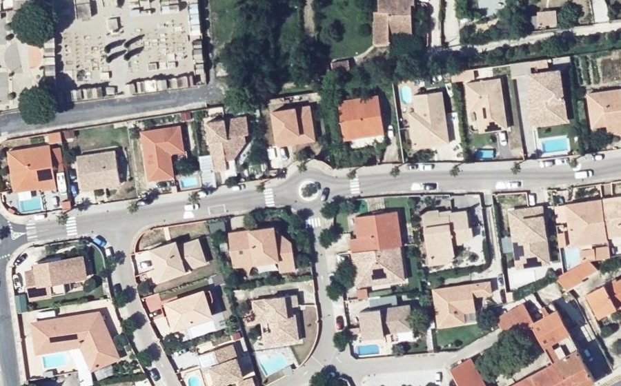 Vue aérienne du Rond-point anonyme n°27685885