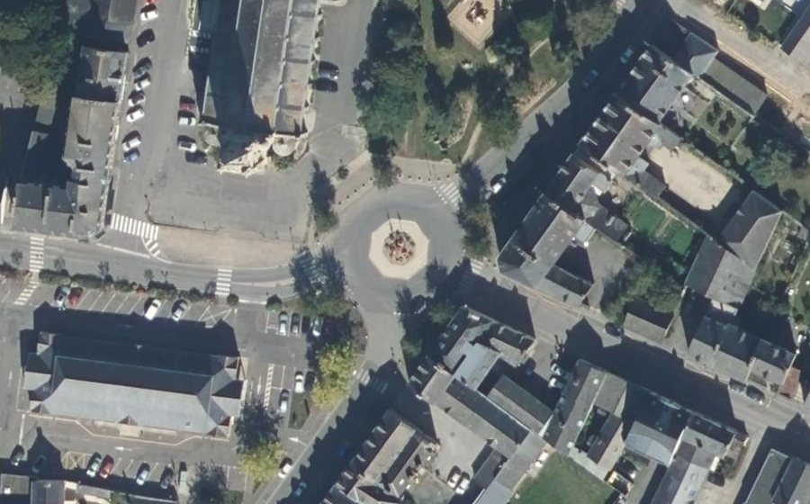 Vue aérienne du Rond-point anonyme n°27691354