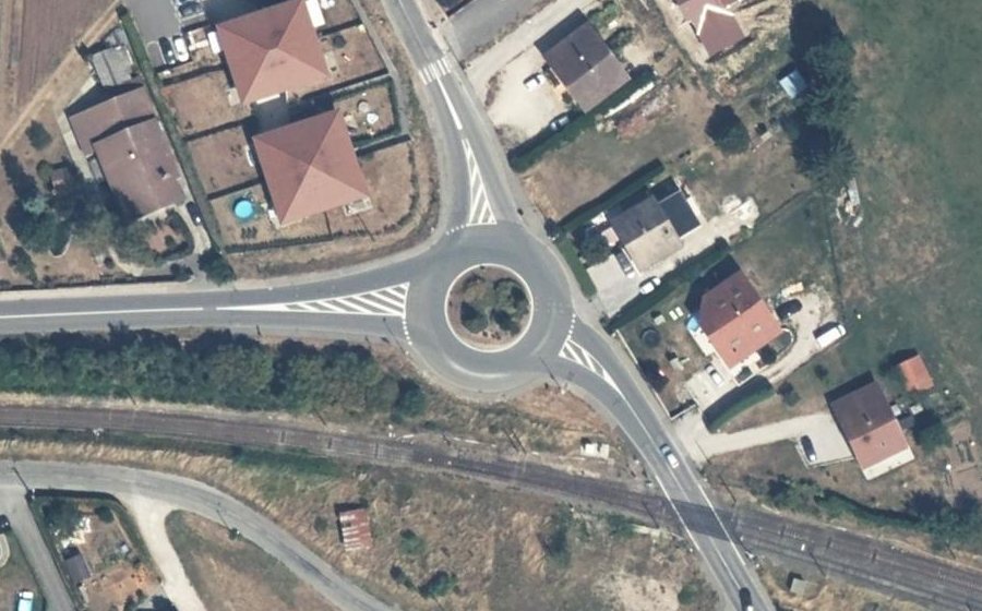 Vue aérienne du Rond-point anonyme n°27700227