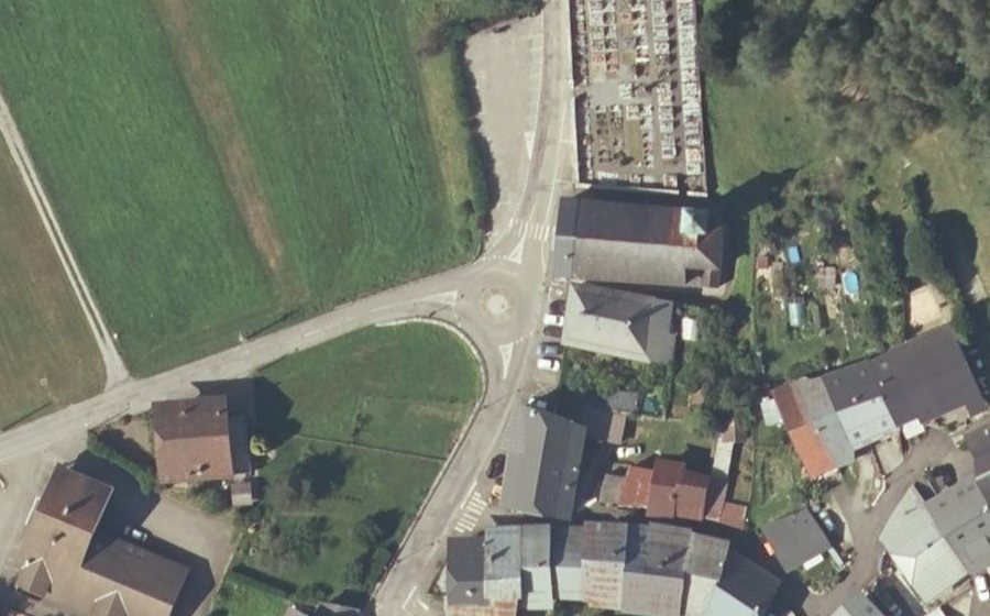 Vue aérienne du Rond-point anonyme n°27707326