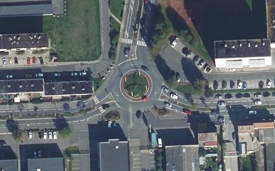 Vue aérienne du Rond-point anonyme n°27757099
