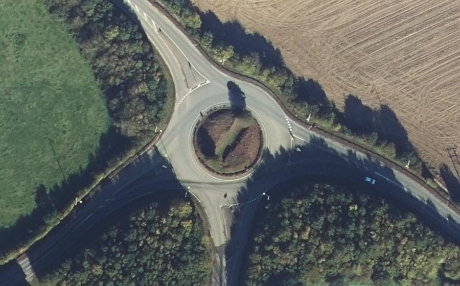 Vue aérienne du Rond-point anonyme n°27758781
