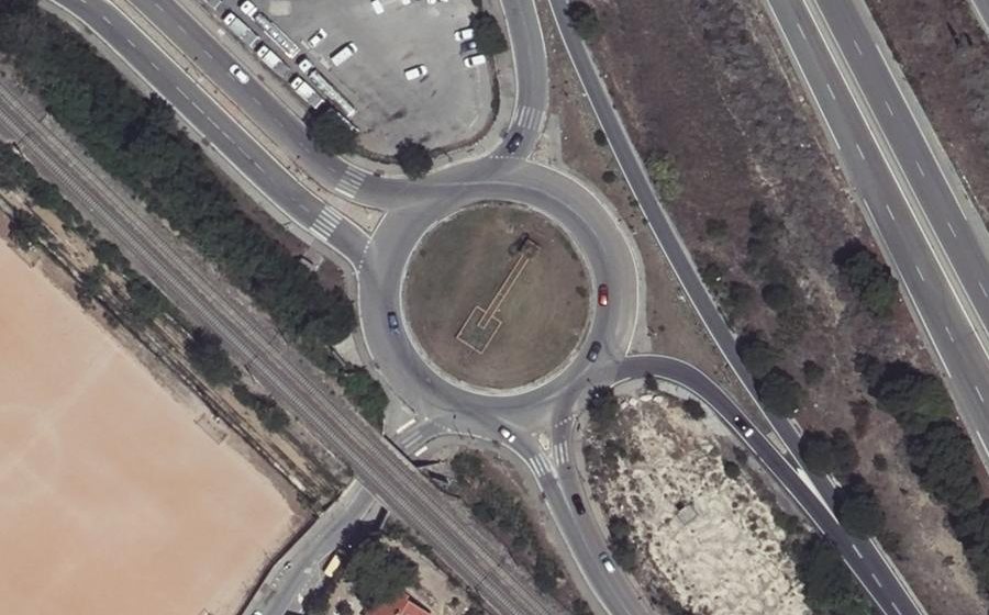 Vue aérienne du Rond-point anonyme n°27769941