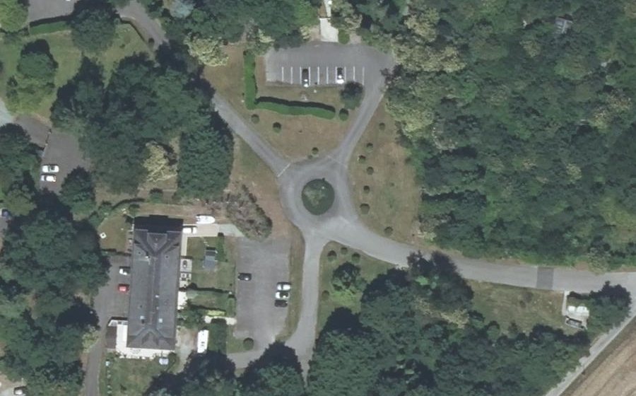 Vue aérienne du Rond-point anonyme n°277715507