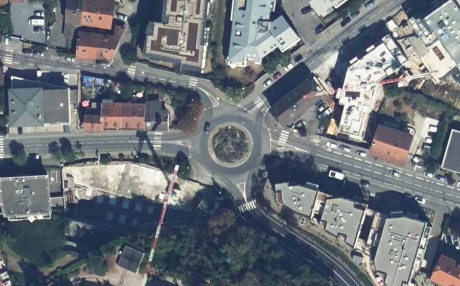 Vue aérienne du Rond-point anonyme n°27791564