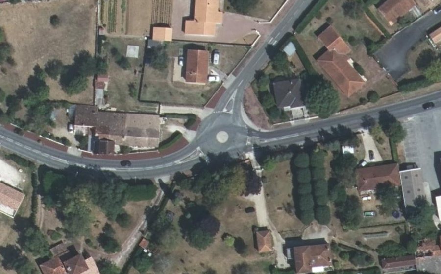 Vue aérienne du Rond-point anonyme n°278169200