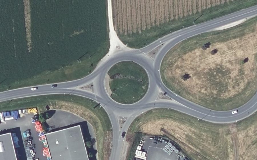 Vue aérienne du Rond-point anonyme n°27839966