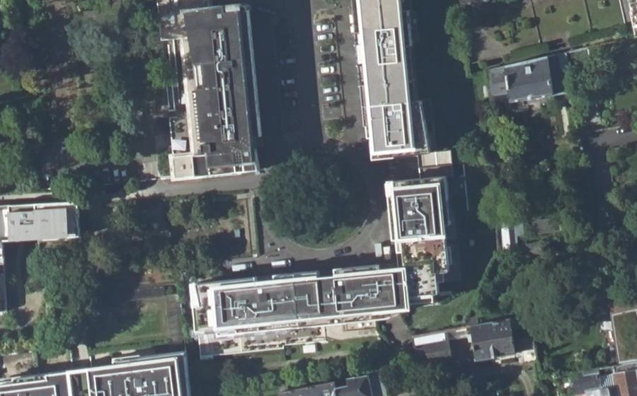 Vue aérienne du Rond-point anonyme n°27847712