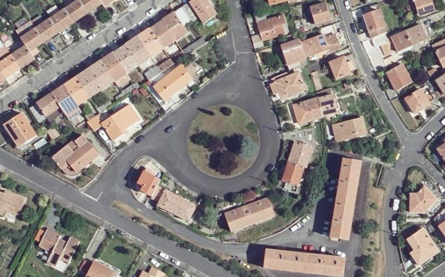 Vue aérienne du Rond-Point de la Pierre Lys