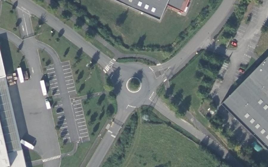 Vue aérienne du Rond-point anonyme n°27911995