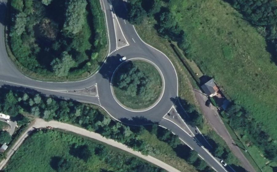 Vue aérienne du Rond-point anonyme n°27914222