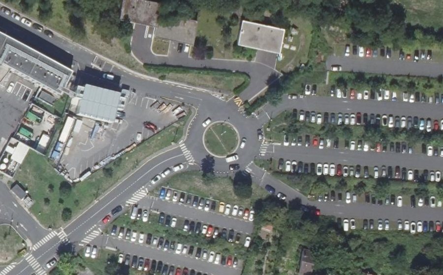 Vue aérienne du Rond-point anonyme n°279162660