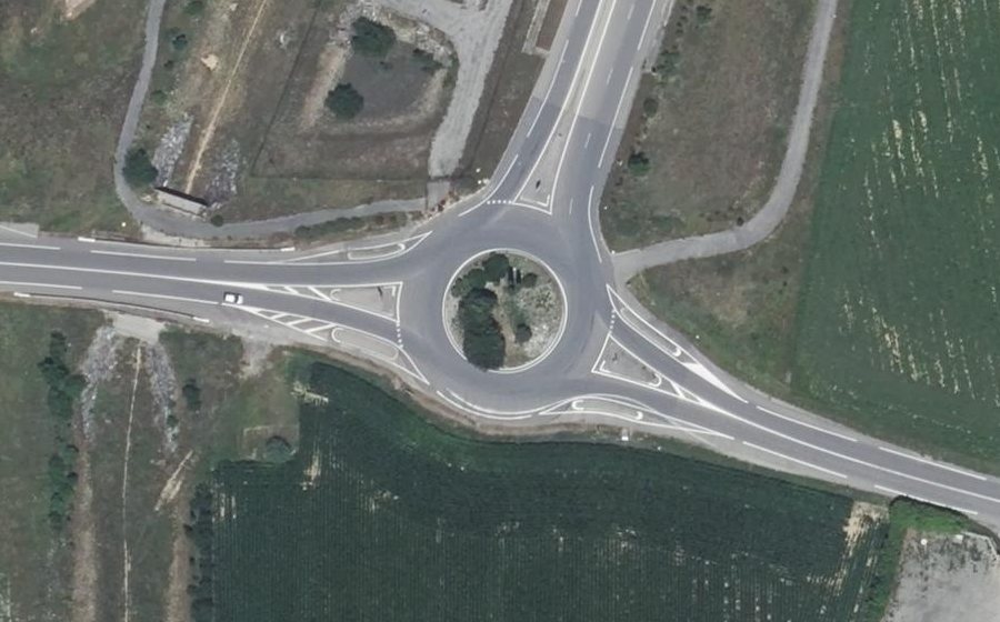 Vue aérienne du Rond-point anonyme n°27916721