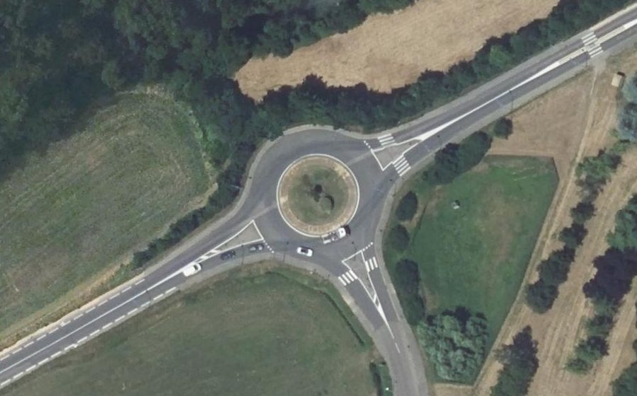 Vue aérienne du Rond-point anonyme n°27925990