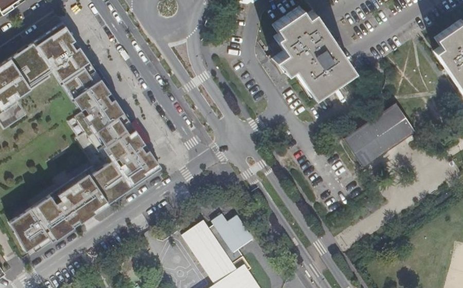 Vue aérienne du Rond-point anonyme n°279299170