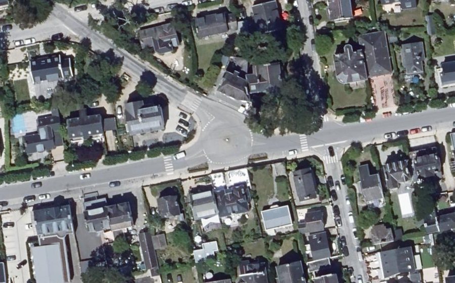 Vue aérienne du Rond-point anonyme n°27956166