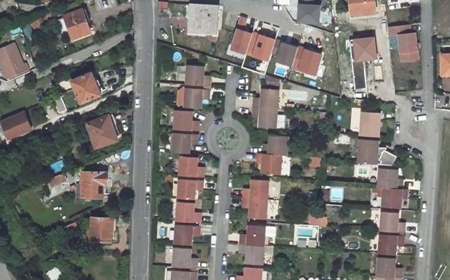 Vue aérienne du Rond-point anonyme n°280020648