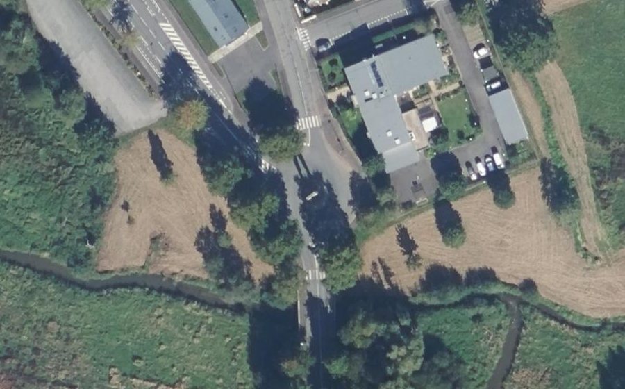 Vue aérienne du Rond-point anonyme n°28004174