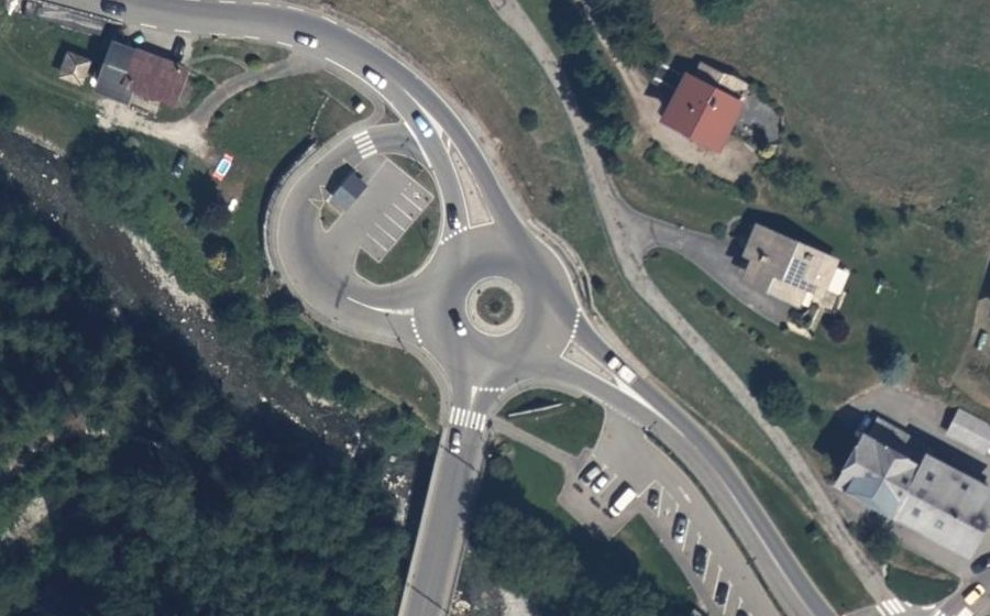 Vue aérienne du Rond-point anonyme n°28005124