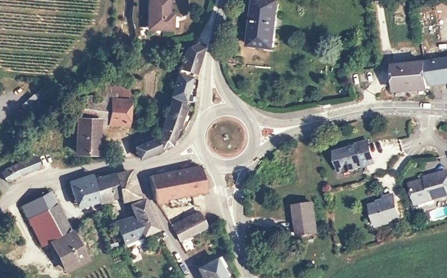 Vue aérienne du Rond-point anonyme n°28008708