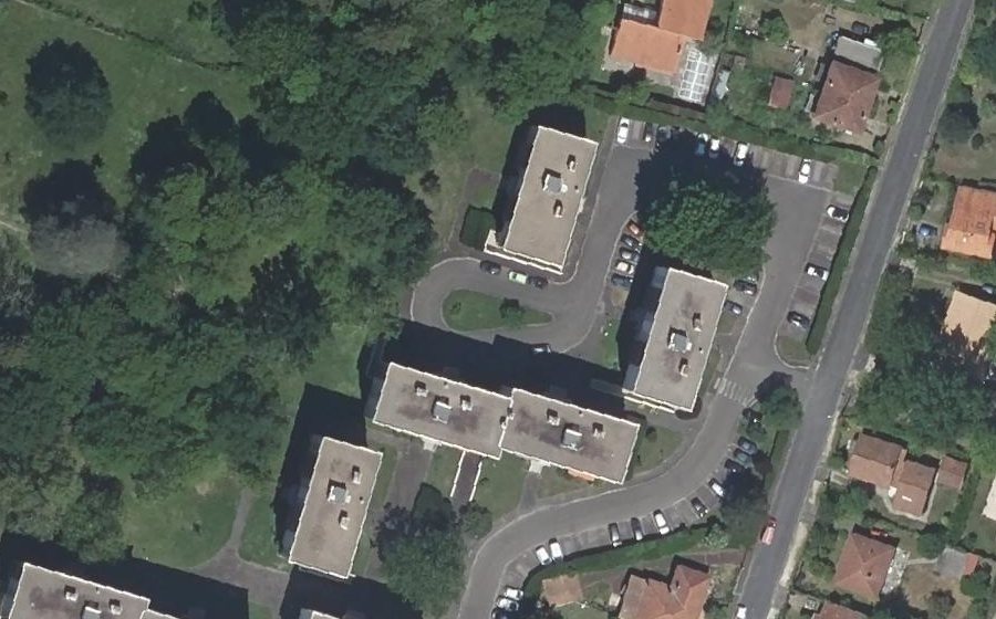 Vue aérienne du Rond-point anonyme n°280187752