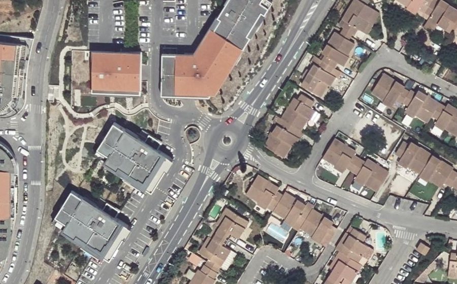 Vue aérienne du Rond-point anonyme n°280253887