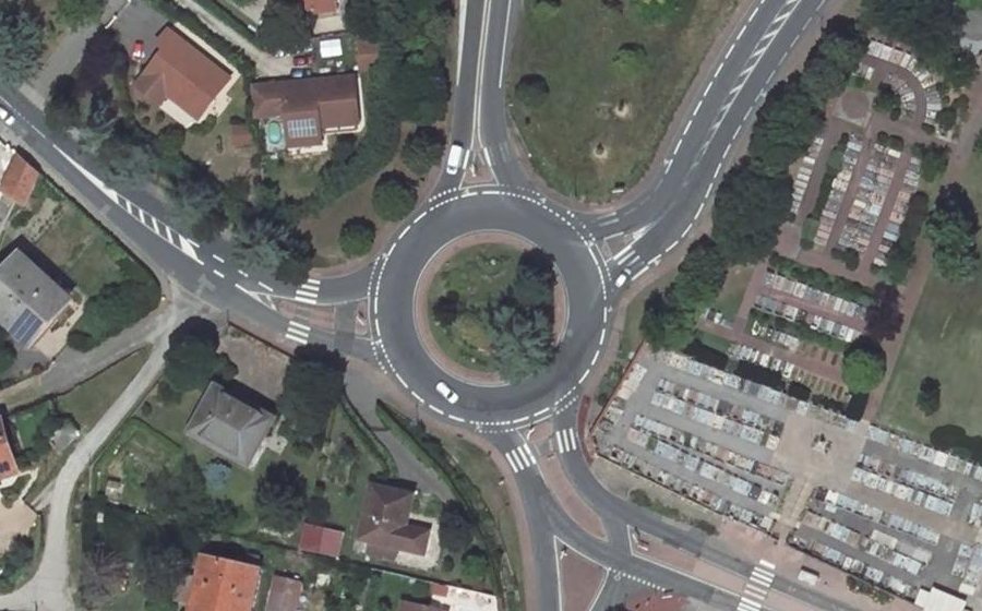 Vue aérienne du Rond-point anonyme n°28032280